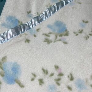 HTF Simply Shabby Chic blue roses  pink Rosebud fleece Blanket